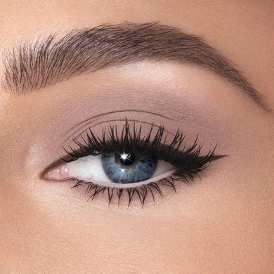 Кремово-матові тіні для повік Charlotte Tilbury Matte Eyes To Mesmerise - Flawless Beige