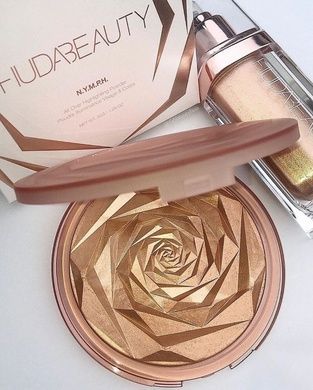 Хайлайтер для тела HUDA BEAUTY N.Y.M.P.H. All Over Highlighting Powder