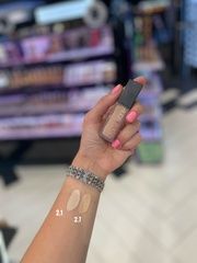 Консилер Huda Beauty #FauxFilter Luminous Matte Buildable Coverage Crease Proof Concealer - Coconut Flakes 2.7 Neutral