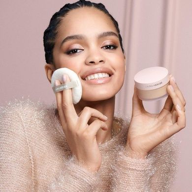 Лимитированный подарочный набор Laura Mercier Divinely Flawless Translucent Loose Setting Powder & Puff